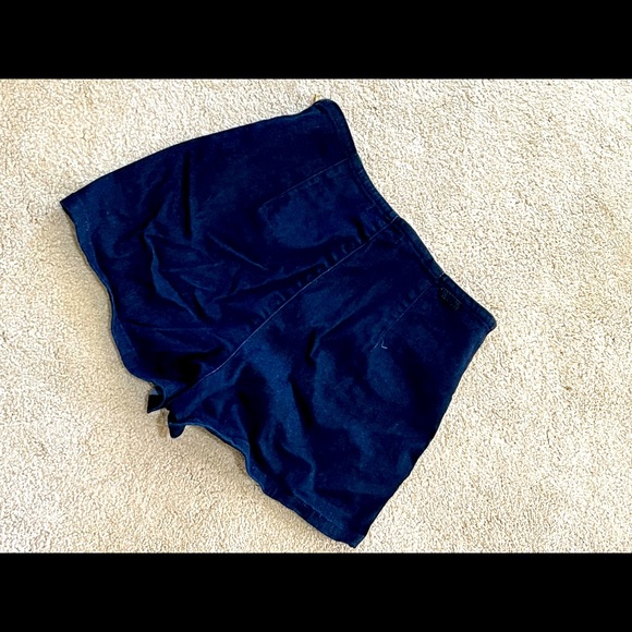 Guess? High Rise Shorts! Size 29! - Picture 2 of 2